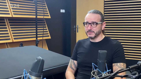 Background ČT24 - Jakub Szántó