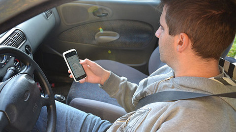 Besipky - Esemeskování za jízdy