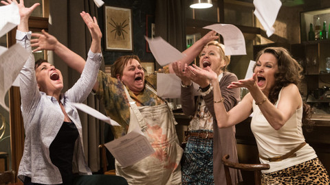 Trapný padesátky - 6/12 Prezidentka