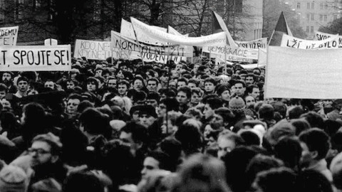 Příběhy 20. století - 11/16 Studenti