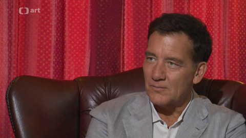 Na plovárně - Clive Owen