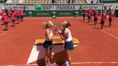 Roland Garros 2021 - Krejčíková, Siniaková - Matteková-Sandsová, Swiateková