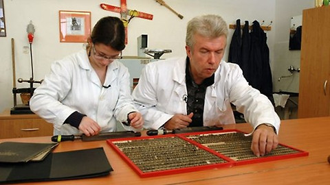 Devatero řemesel - Jaroslav Svěcený knihařem