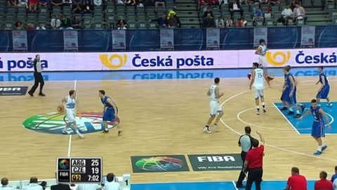 MS v basketbalu U19 2013 - Argentina - Česko
