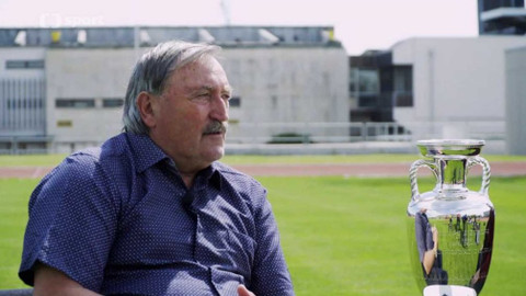 Česká fotbalová mašina - Na Bělehrad!