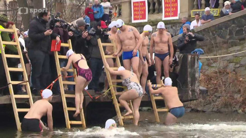 Otužilci na Vltavě