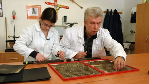 Devatero řemesel - Jaroslav Svěcený knihařem