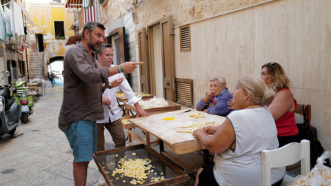 Manu a Matěj - 9/10 Po stopách svatého Mikuláše a dalších záhad Apulie
