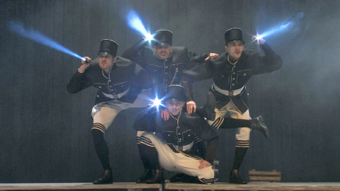 Backstage - Podivuhodné cesty Julese Verna