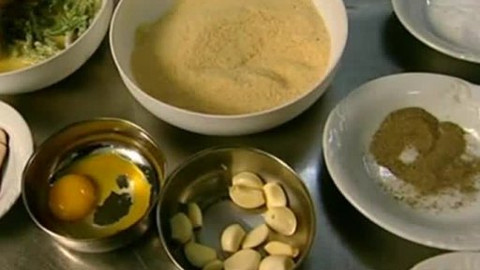 Pod pokličkou - Luštěnina jedlá i s obalem. Co všechno nevíme a víme o tom, co pijeme a jíme