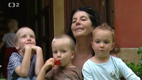 Teď vedou, babička s dědou - Jana Šmídová s vnoučaty