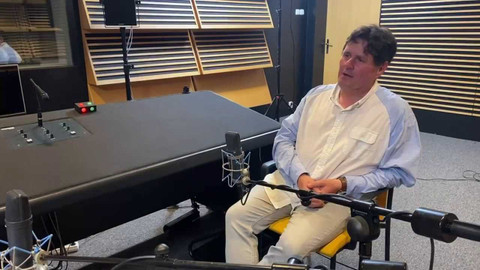 Background ČT24 - Pavel Petr