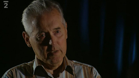 V zajetí železné opony - 32/40 Pod věží smrti