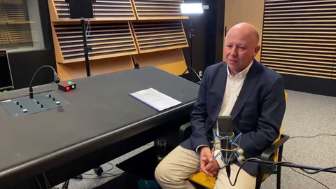 Background ČT24 - Jaroslav Kábele