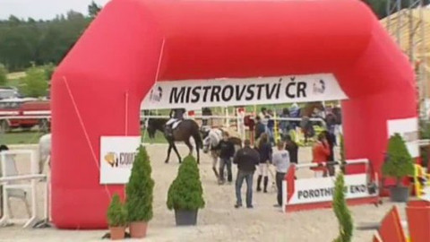 Jezdectví - M ČR v parkurovém skákání Martinice