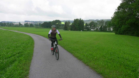 Cyklotoulky - Velodrom Salzburger Seenland
