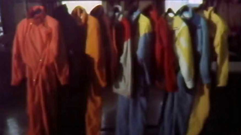 Archiv týdne - 14. leden 1986: Lákavé bundy, kombinézy a komplety pro zimní sporty