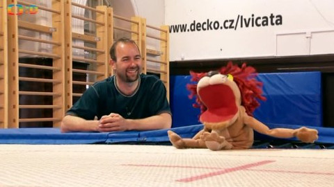 Lvíčata - Skákání na trampolíně