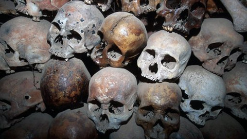 Až na kraj světa - 12/13 Ztracený svět Rudých Khmerů