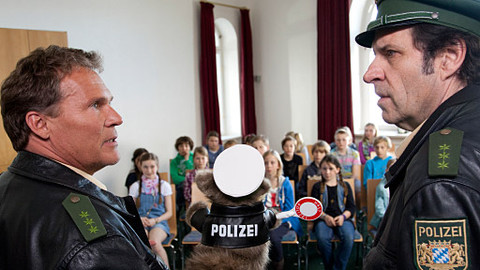 Hubert a Staller - 2/16 Smrt ve škole v přírodě
