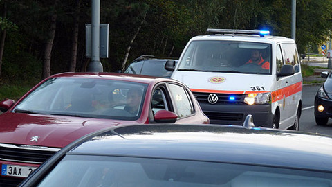 Besipky - Přednost modrých majáků