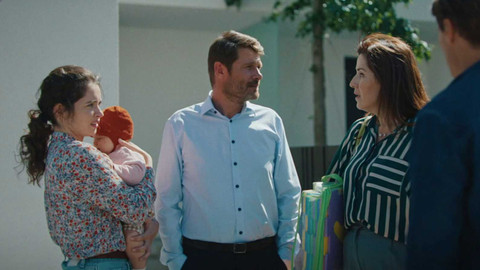 Příliš mnoho lásky - 1/8 Rodinné štěstí