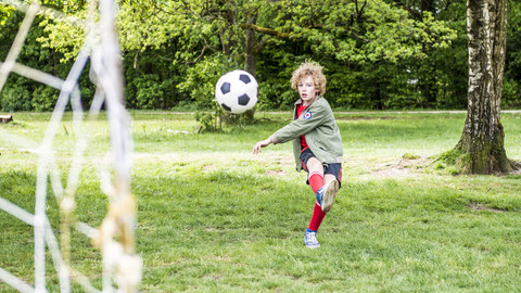 Super třída - 22/24 Za čárou 1. část