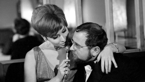 Píseň pro Rudolfa III. - 5/9 Loupež století