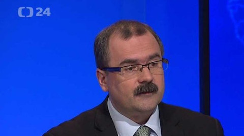 90’ ČT24 - Spory o archivy