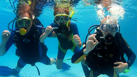 Teď vedou, babička s dědou - Jan Sejkora s vnoučaty