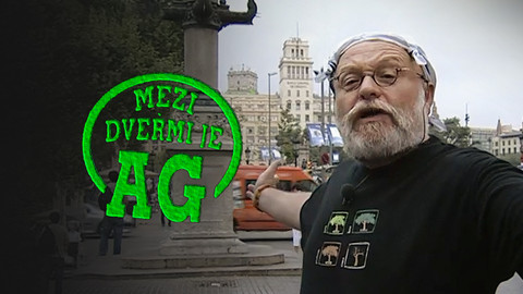 Mezi dveřmi je A.G.