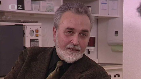 Čaj pro třetího - K lékaři, nebo k šamanovi?