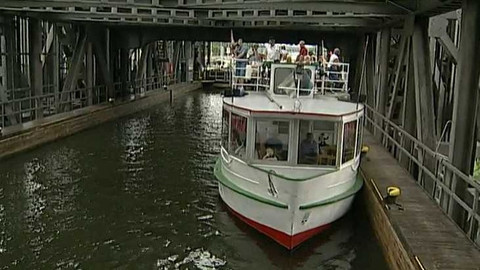 Objektiv - 22. srpna 2004