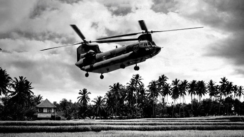 Šílený svět studené války - 5/8 Mír a válka