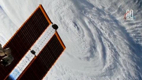 Mimořádné pořady ČT24 - Tropické cyklony ničí USA a Filipíny