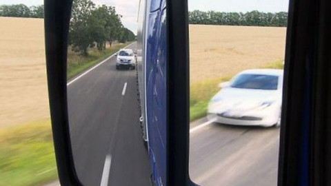 Stop - Než začnete předjíždět