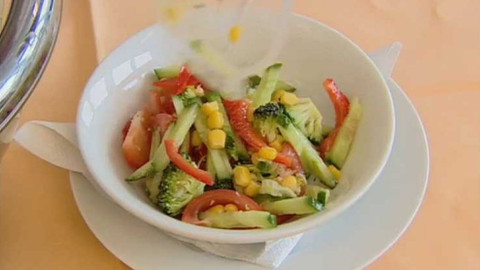 Pod pokličkou - Bolestí hlavy vás dobré jídlo zbaví