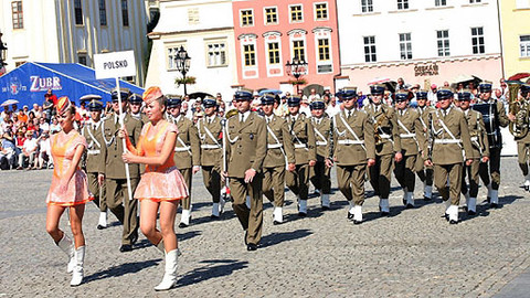 Defilé vojenských hudeb