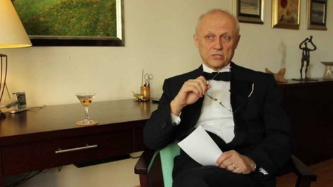 Svět Jamese Bonda očima barmanské legendy - 9. Muž se zlatou zbraní