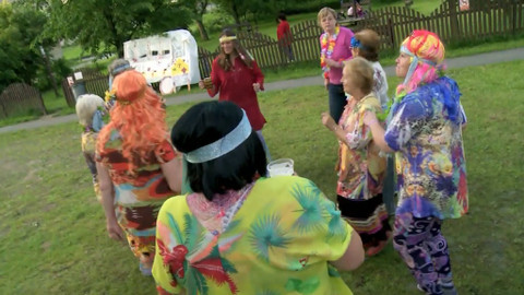 Kdo neskáče, není Čech - 6/7 Ženy v útoku