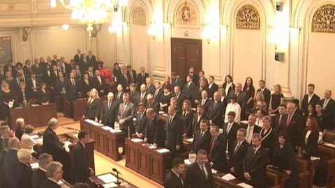 Mimořádné pořady ČT24 - Ustavující schůze Poslanecké sněmovny Parlamentu ČR