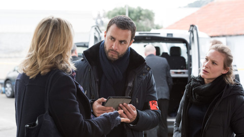 Inspektorka Candice Renoirová - 7/10 Zvědavost zabila kočku