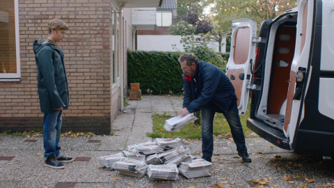 Tak pravila Floor - 9/16 Roznáška novin