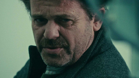 Neuer - 5/8 Prokleté dědictví