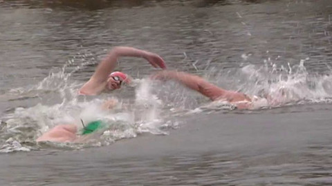 Otužilci na Vltavě