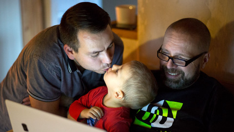 Rodiče napořád - 5/6 Petr a Petr