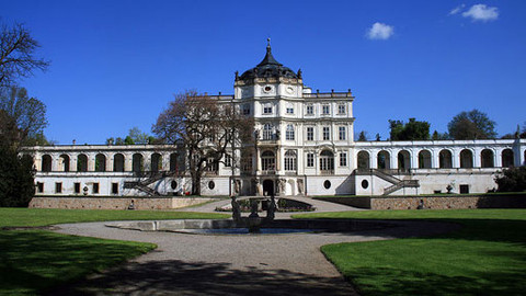 Deset století architektury - Zámek Ploskovice