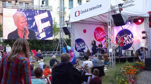 ČT na MFF Karlovy Vary - ŽIVÉ KVETY