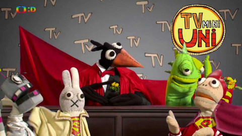 TvMiniUni - 17/17 Proč už nejsou supermani, proč je pizza, proč škola, proč Prahou teče Vltava, proč...?