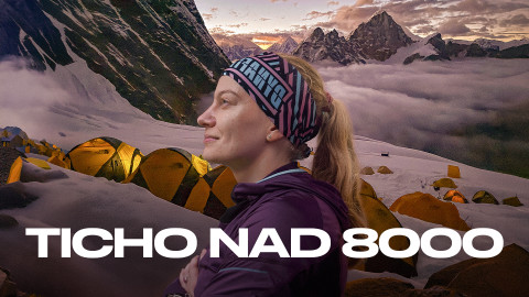 Ticho nad 8000